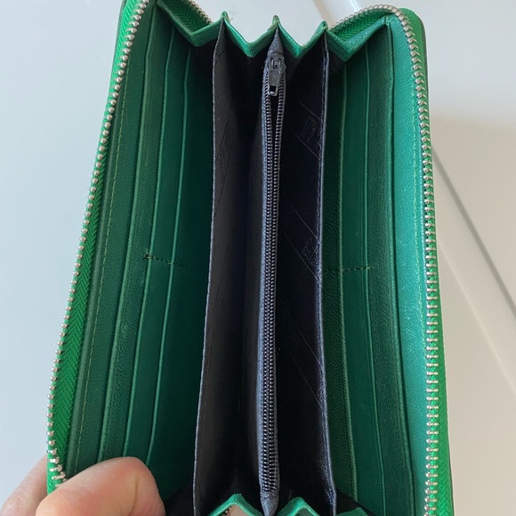 Kate Hill Green Wallet - Picture 4 of 9